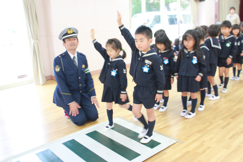 交通安全教室（聖和学院第二幼稚園） | 聖和学院 ようちえんだより | 聖和学院 幼稚園 聖和学院 第二幼稚園